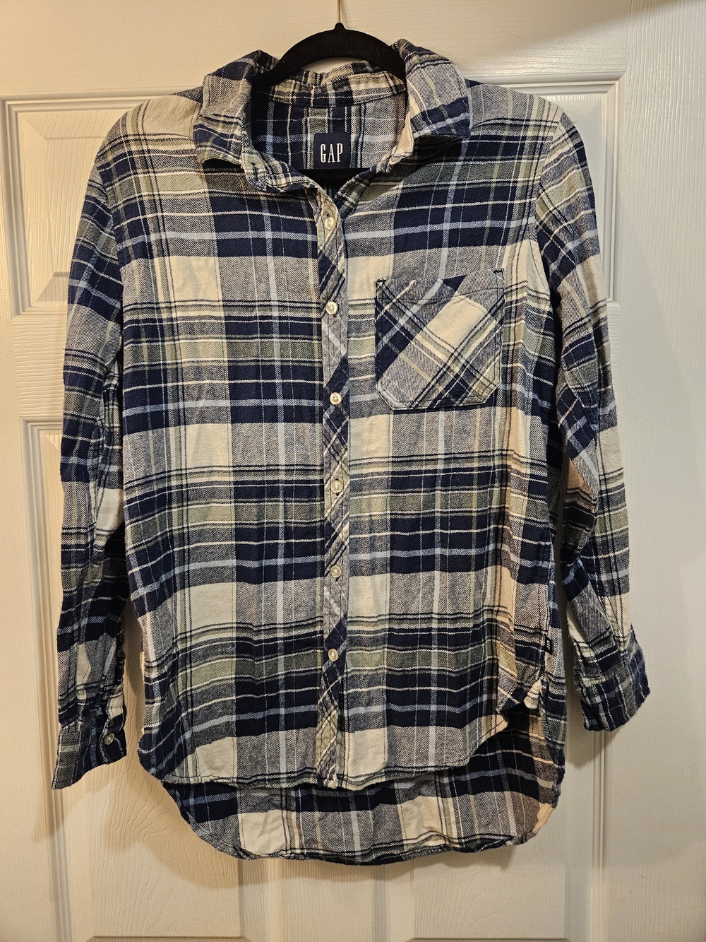 GAP Blue and White Plaid Long Sleeve Button-Up Shirt Size Medium